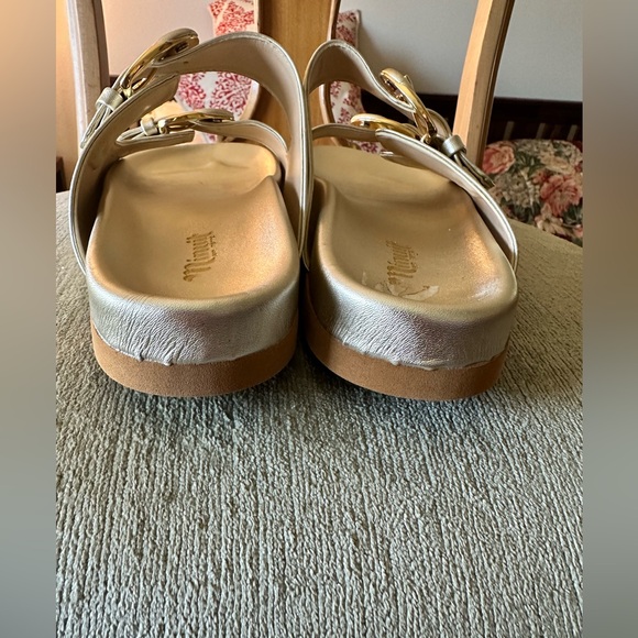 Minuit sur Terre size 8 vegan gold Carmellia sandals - Picture 8 of 11